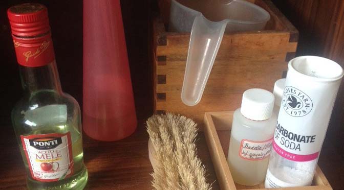 5 duurzame DIY-producten die je badkamerkastje minimaliseren
