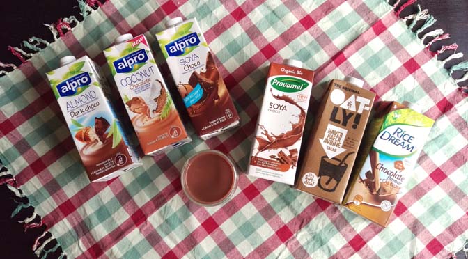 6 soorten zuivelvrije chocolademelk: welke is het lekkerst?