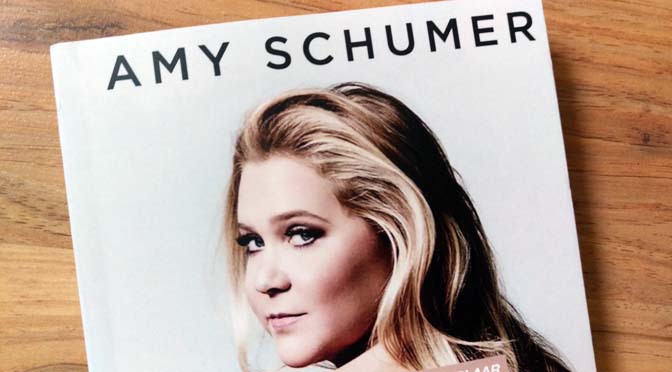 Amy Schumer zwalkt in haar boek tussen prachtig en platvloers